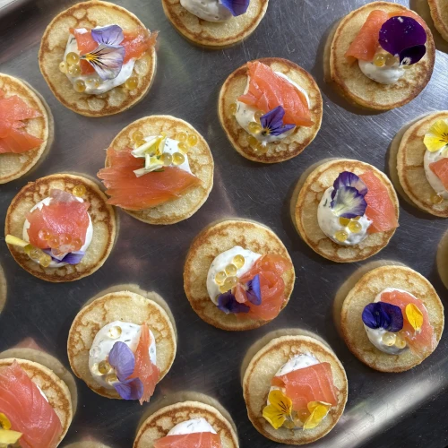 Grignote Traiteur Nantes Planche BLINIS 1 Grignote Traiteur Nantes Planche BLINIS 1